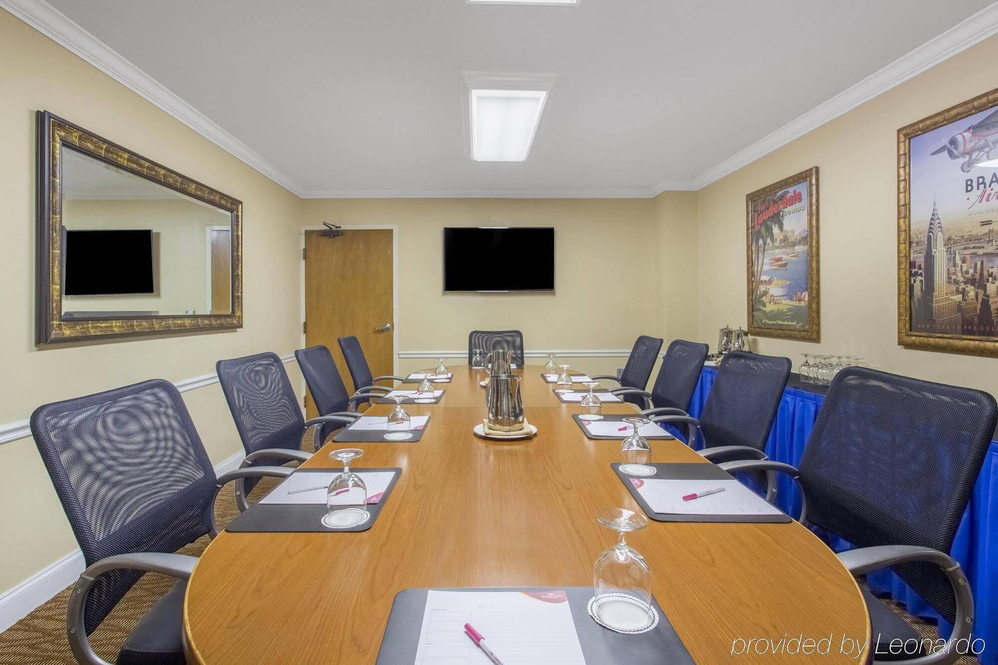 Doubletree By Hilton Myers At Bell Tower Shops 4*