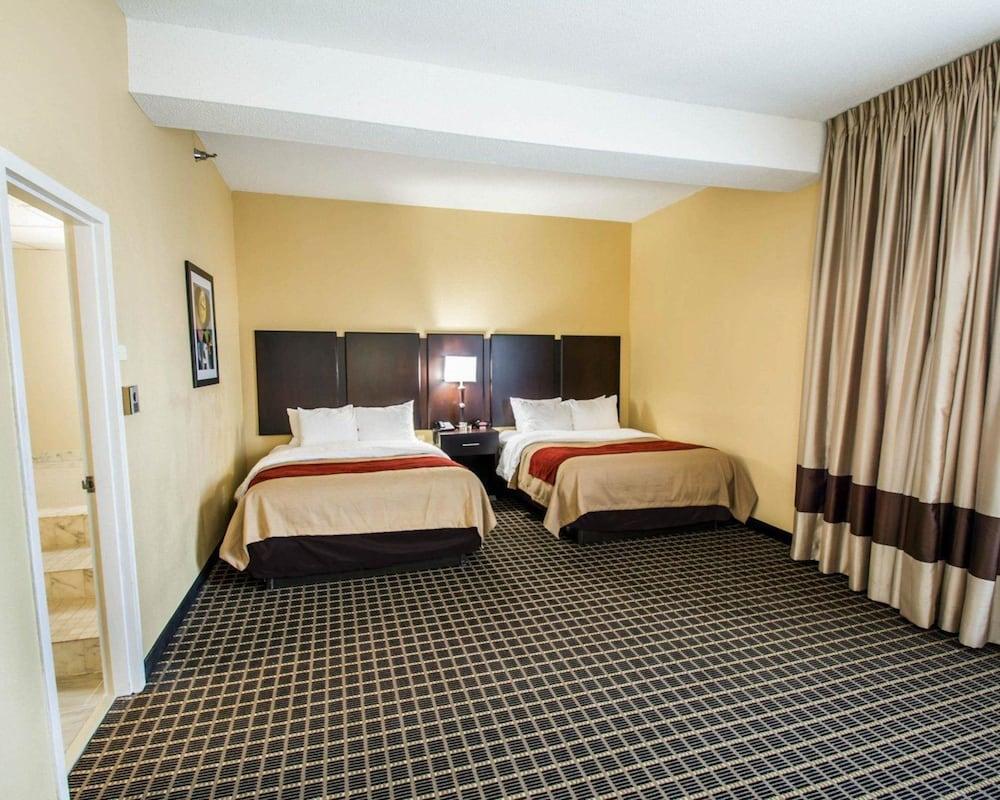 Clarion & Miami International Airport Hotel