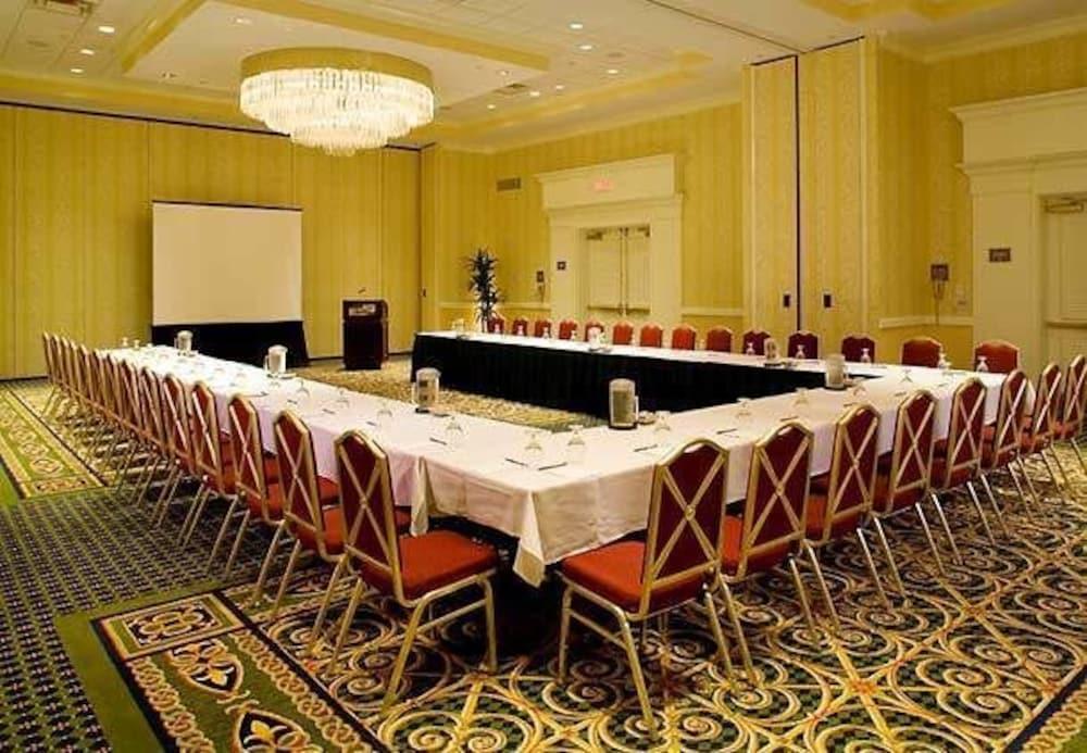 Palm Gardens Marriott Hotel 4*