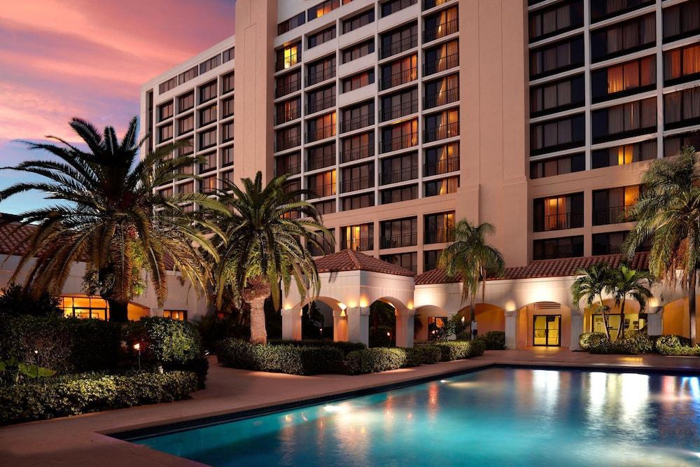 Hotel Palm Gardens Marriott 4*