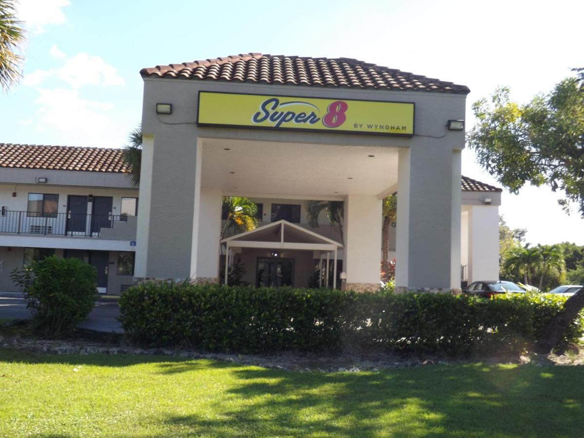 Super 8 By Wyndham *