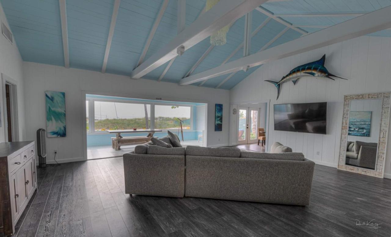 Villa A House On Siesta Beach By Beachside Management