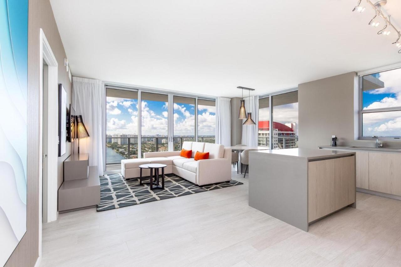 Modern 3 Bedroom At Hollywood 28th Floor Apartment