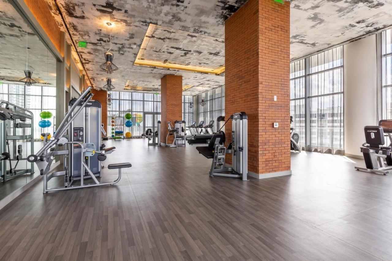 Modern 3 Bedroom At Hollywood 28th Floor Apartment Hallandale Beach