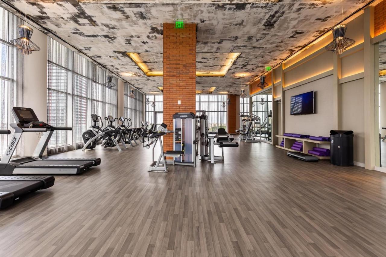 Modern 3 Bedroom At Hollywood 28th Floor Apartment