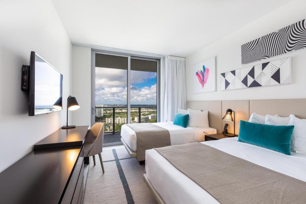 Modern 3 Bedroom At Hollywood 28th Floor