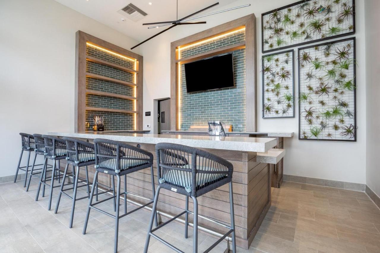 Apartment Modern 3 Bedroom At Hollywood 28th Floor *