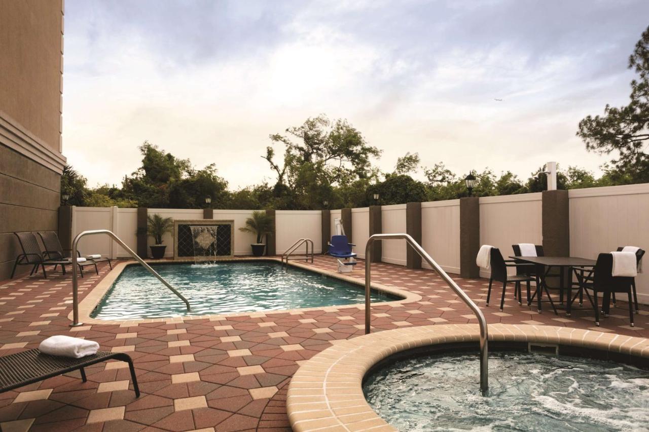 Country & By Radisson, Airport North, Fl 3* Tampa