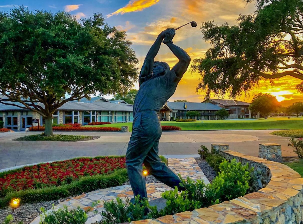 Arnold Palmer's Club & (adults Only)