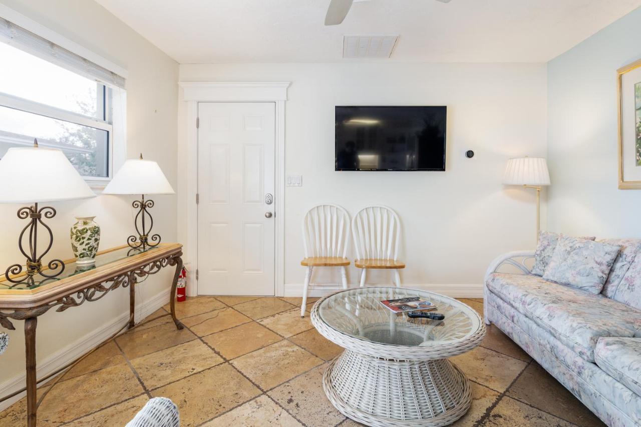 Holiday home Home By Beach 2 - Vanderbilt Beach