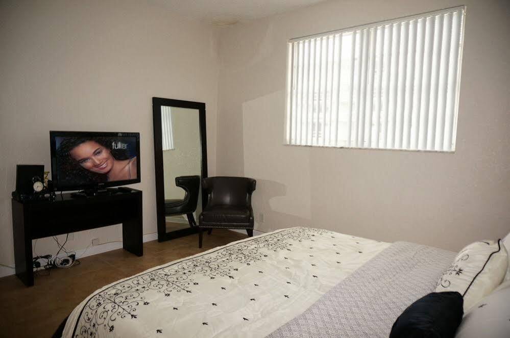 Sian Hollywood Apartment *