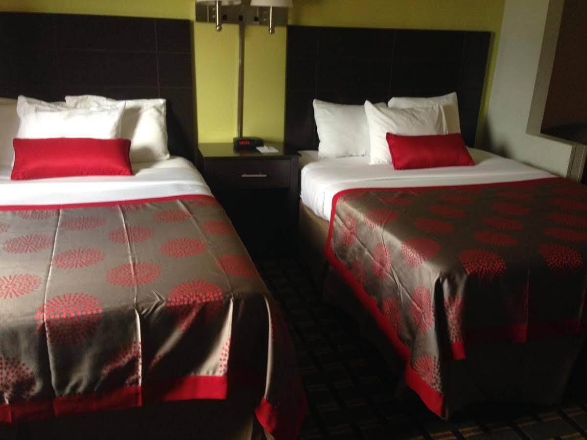 Ramada By Wyndham Orlando South 3*