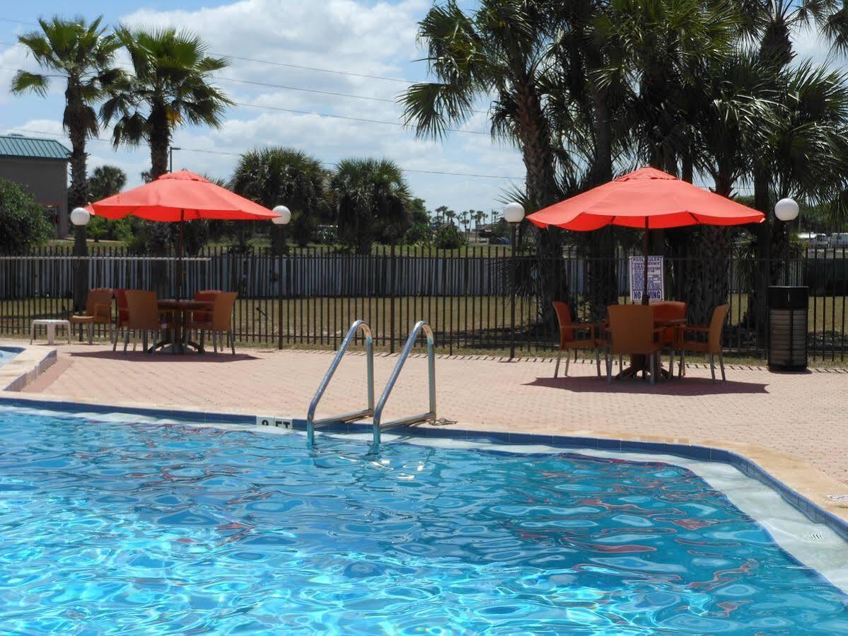 Ramada By Wyndham Orlando South
