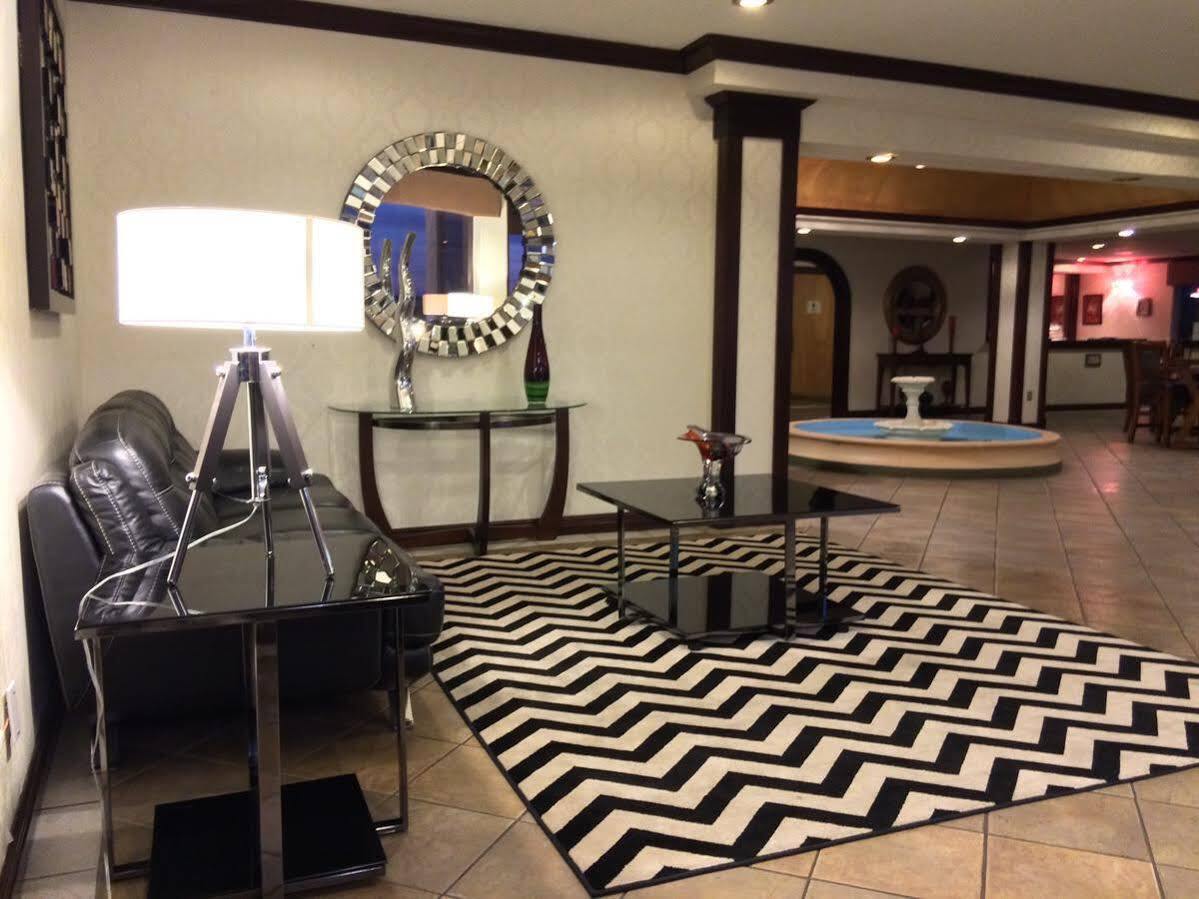 Hotel Ramada By Wyndham Orlando South 3*
