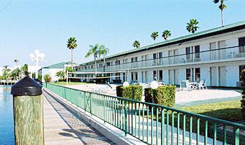 Hotel Ramada By Wyndham Waterfront