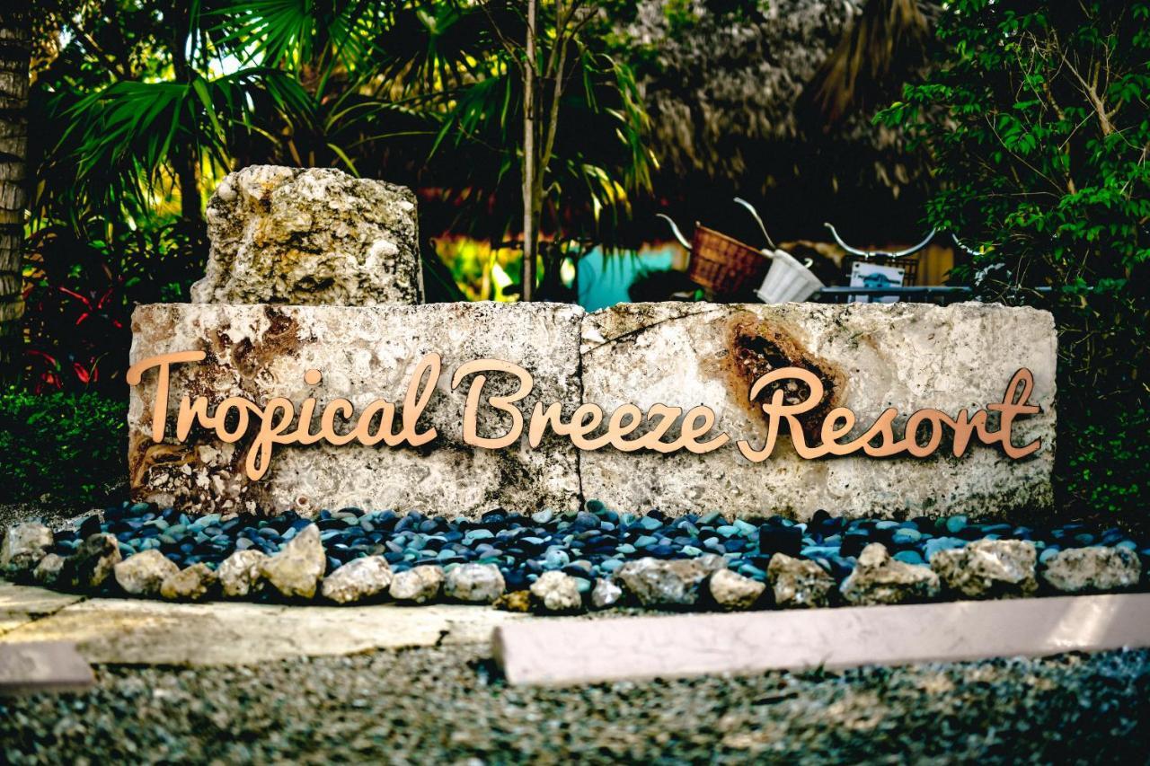 Tropical Breeze Aparthotel