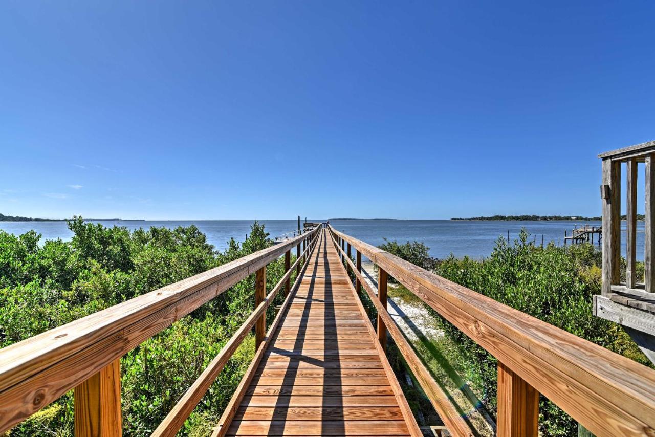 Apartment Beachfront With Pool, And Views! *