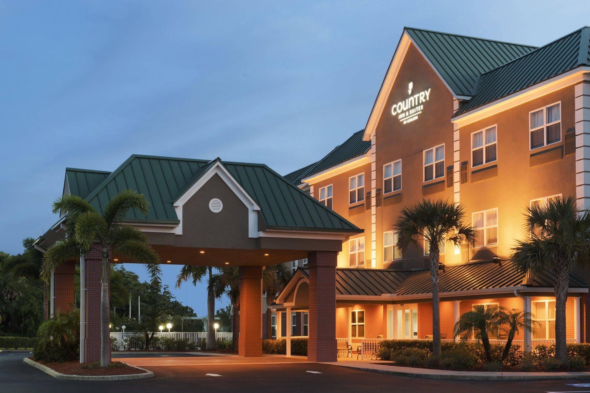 Hotel Country & By Radisson, Bradenton-lakewood-ranch, Fl 3*