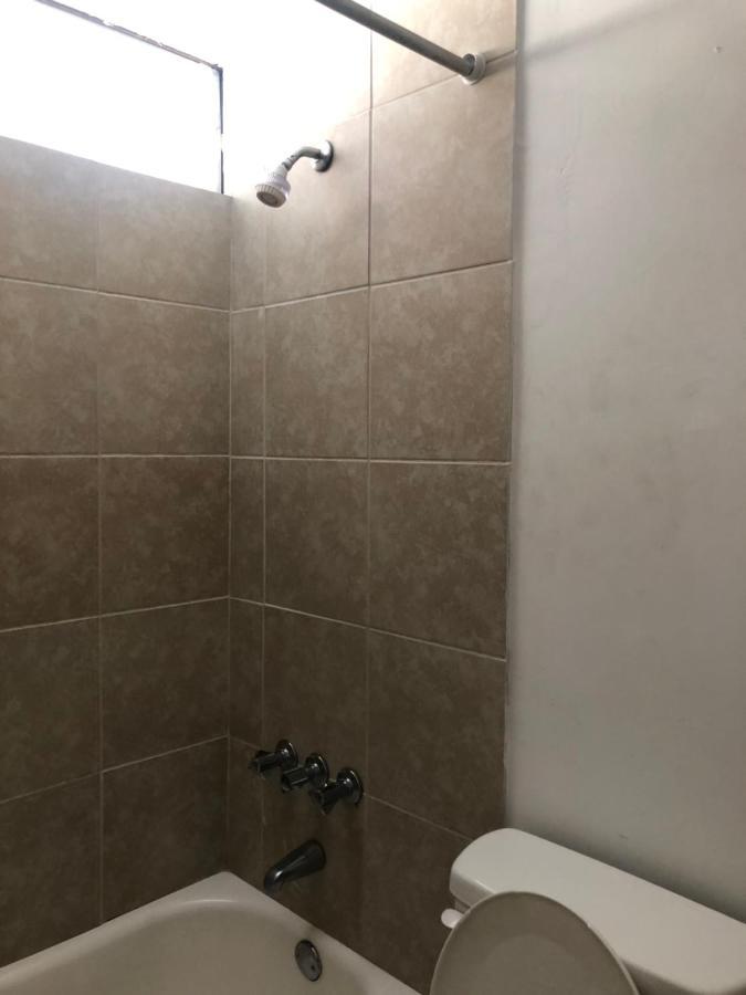 Camelot Waterfront Motel 3*