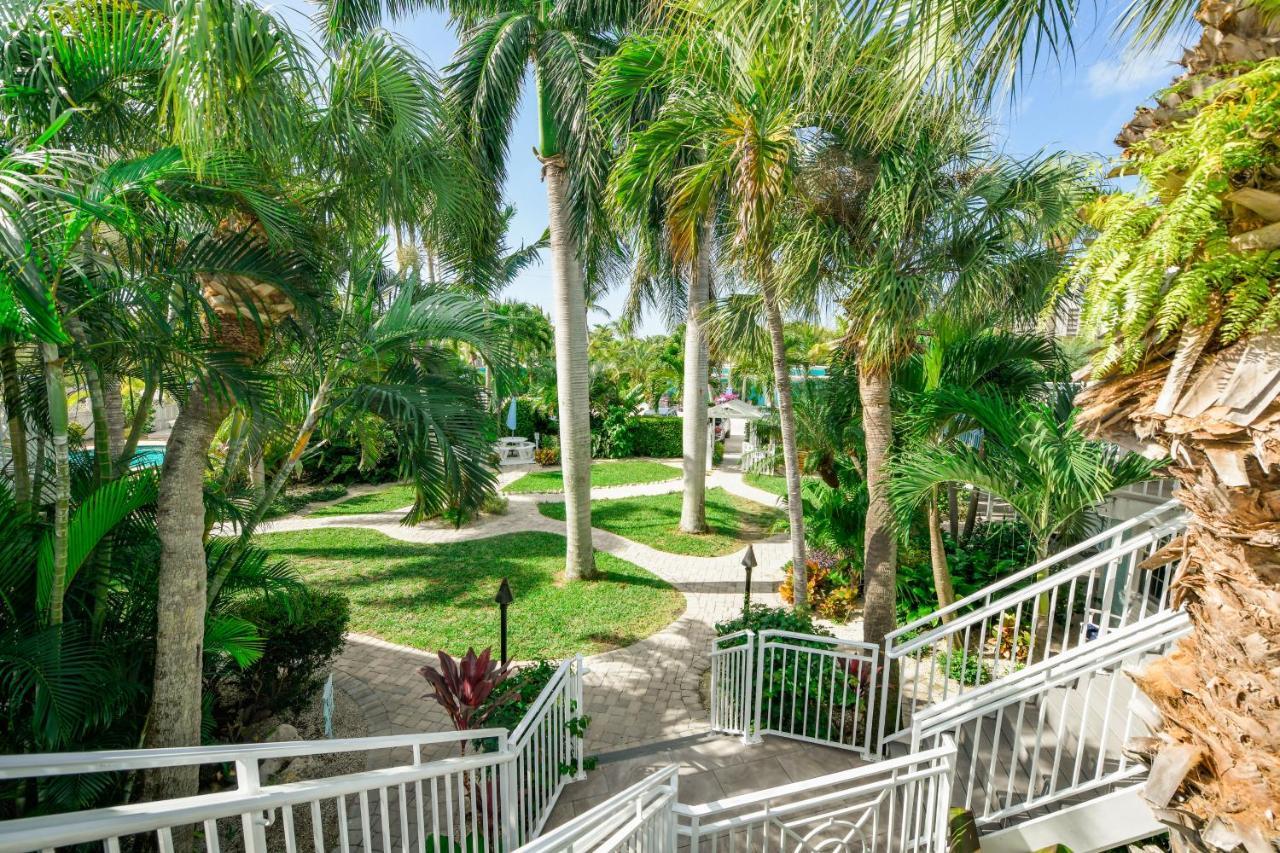 Tropical Breeze Aparthotel