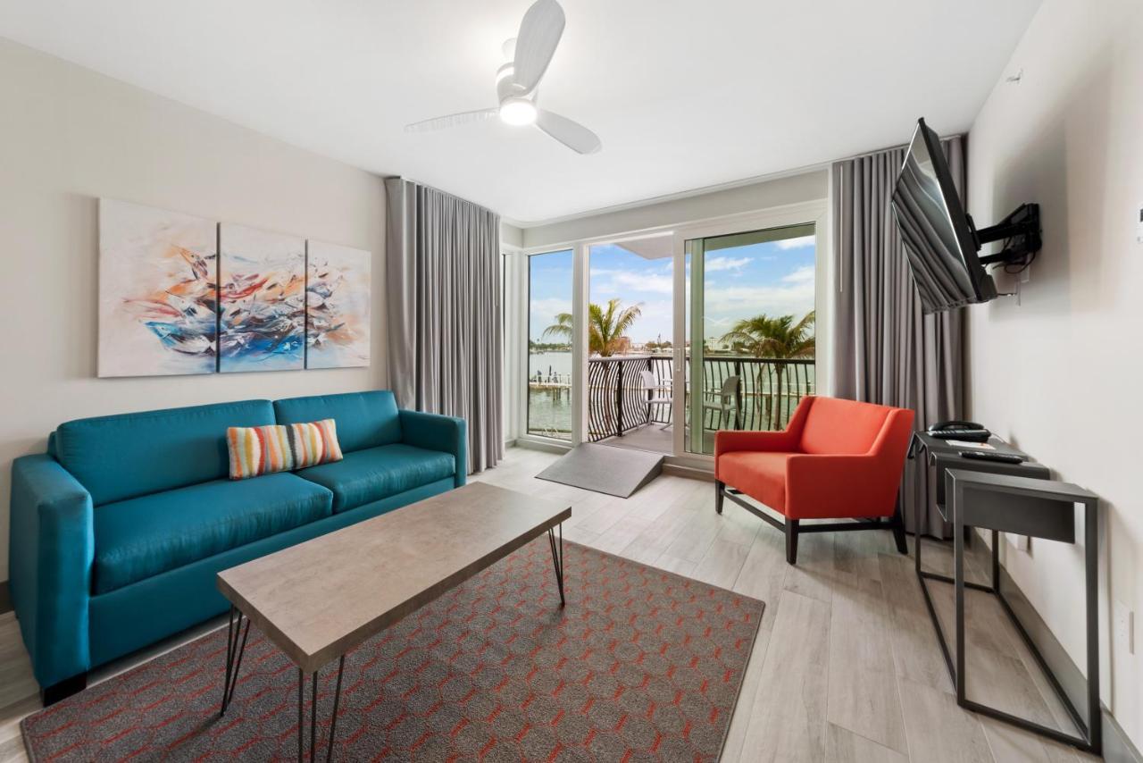 Fusion Waterfront 3*