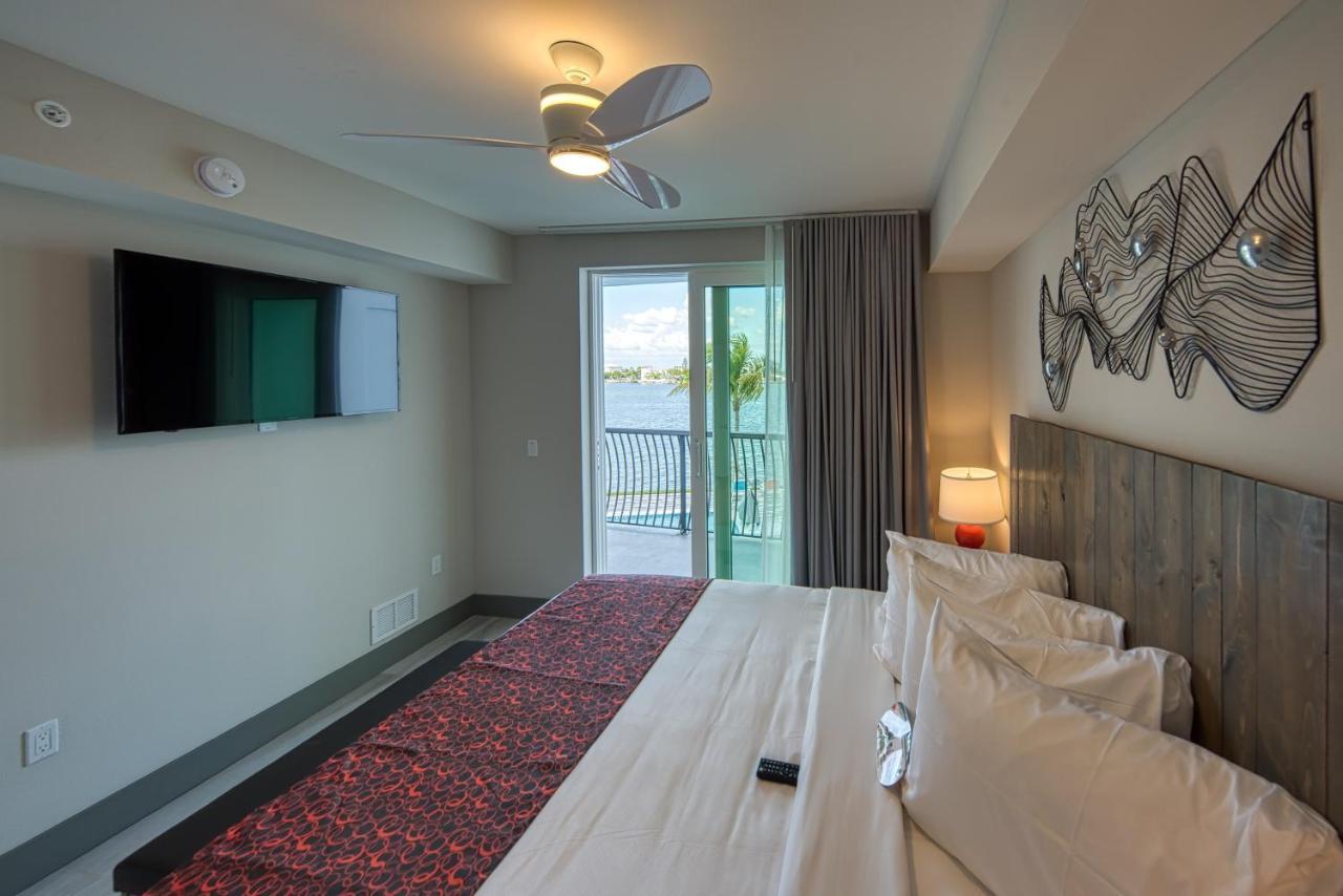 Fusion Waterfront Resort 3*