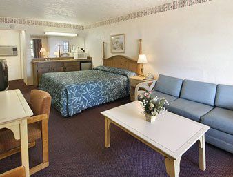 Super 8 By Wyndham Sarasota Area Bradenton