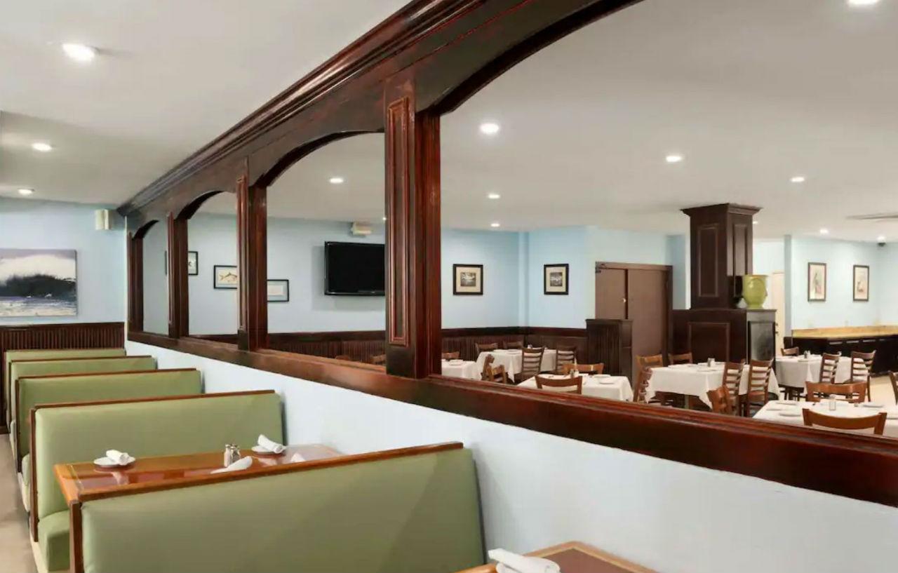 Collins Hotel Naples