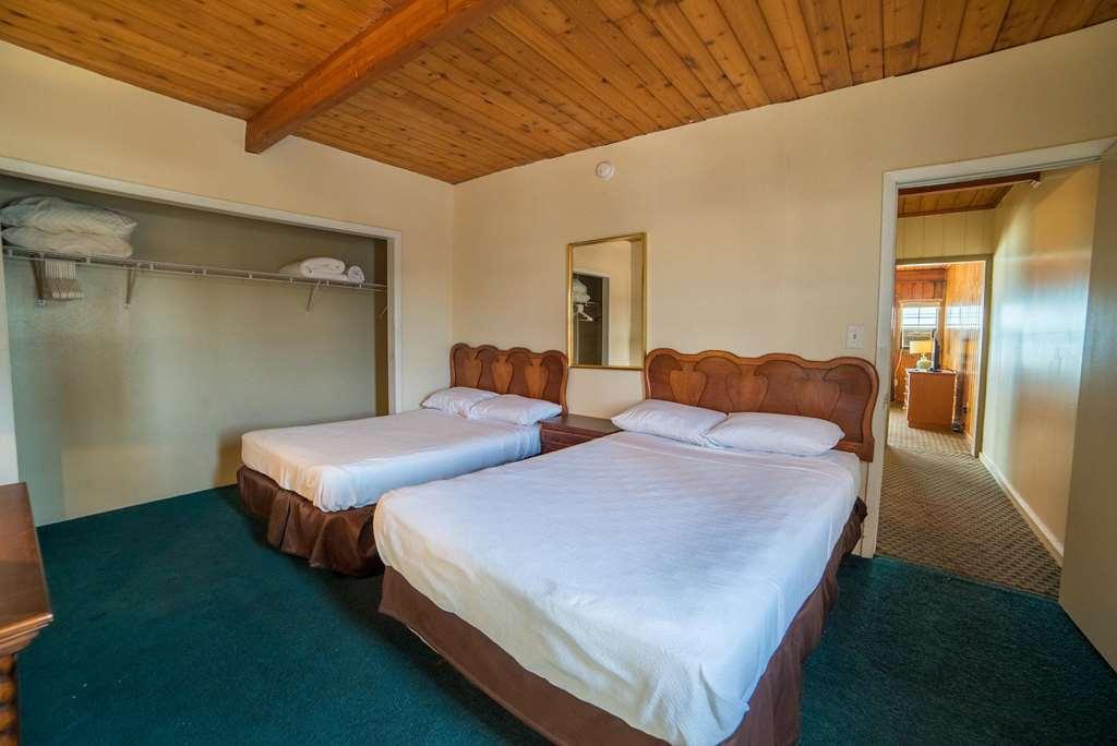 Palm Grove Hotel