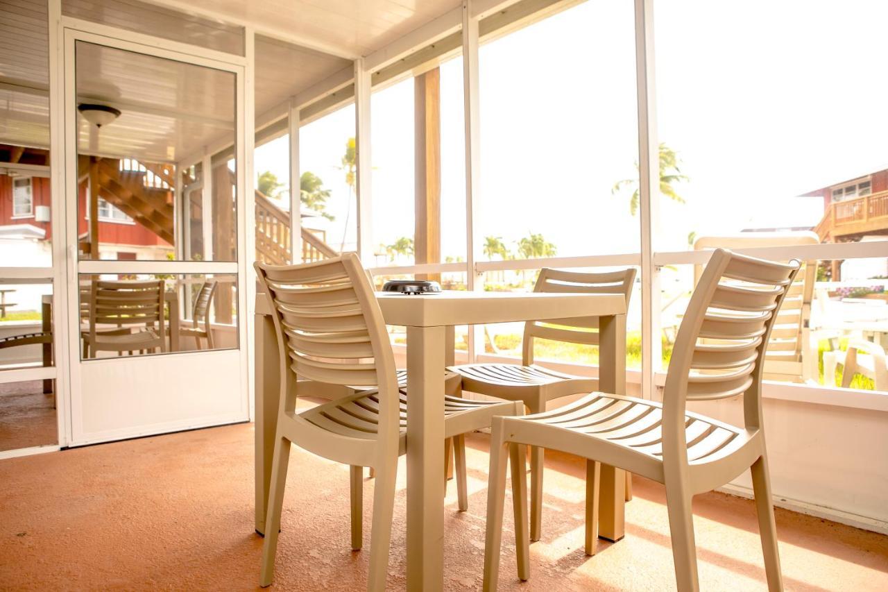 Ragged Edge & Marina Resort