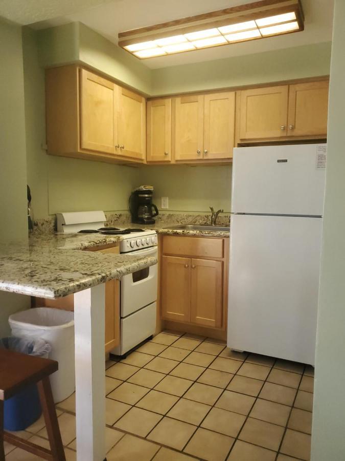 Ragged Edge & Marina Resort