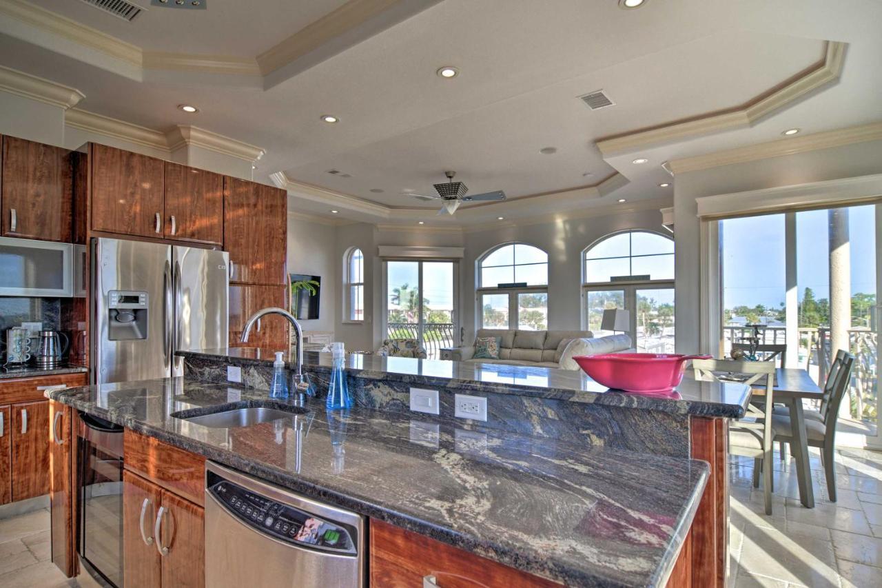 Bradenton Townhome - Walk To Locals-only Beach! Holiday home Bradenton Beach