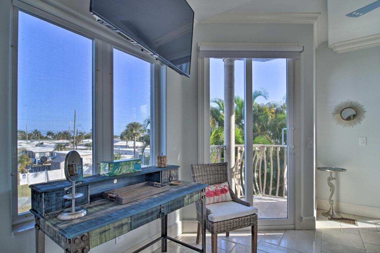 Bradenton Townhome - Walk To Locals-only Beach! Holiday home *