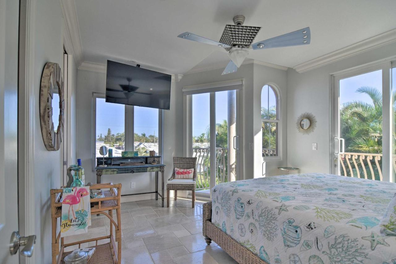 Bradenton Townhome - Walk To Locals-only Beach!