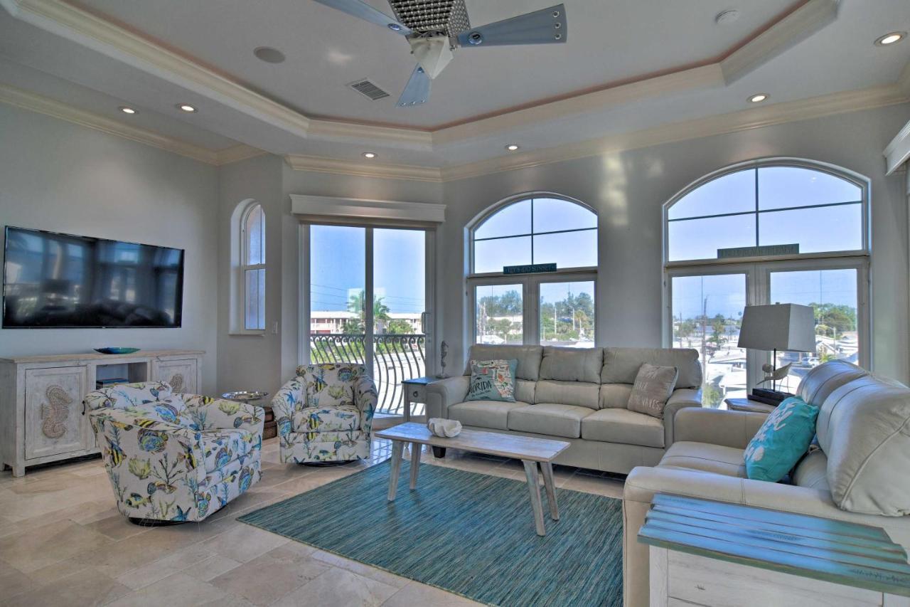 Bradenton Townhome - Walk To Locals-only Beach! *