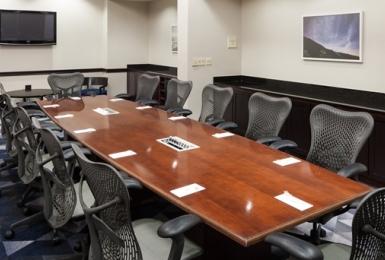 Embassy By Hilton Brandon Hotel 4*