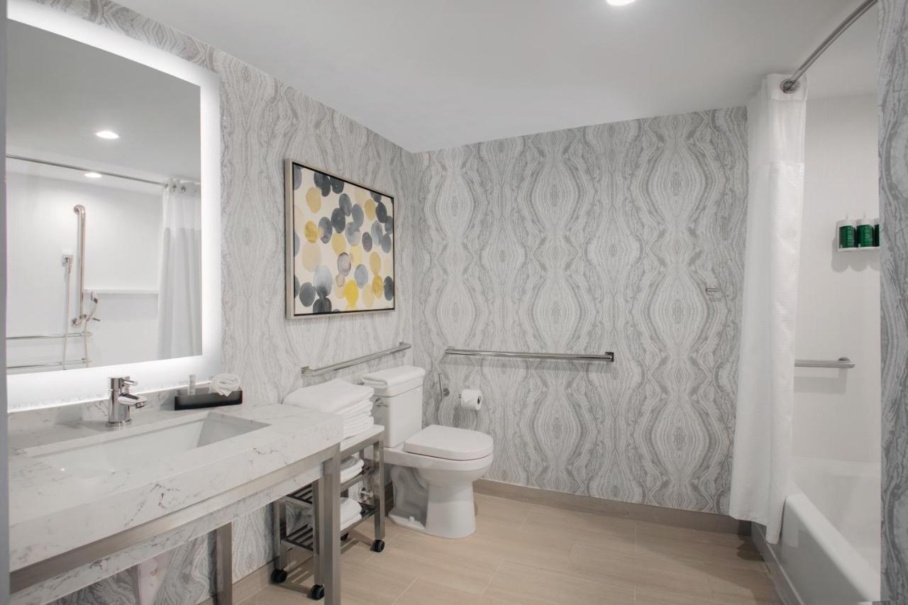 Courtyard By Marriott Miami Mall Hotel