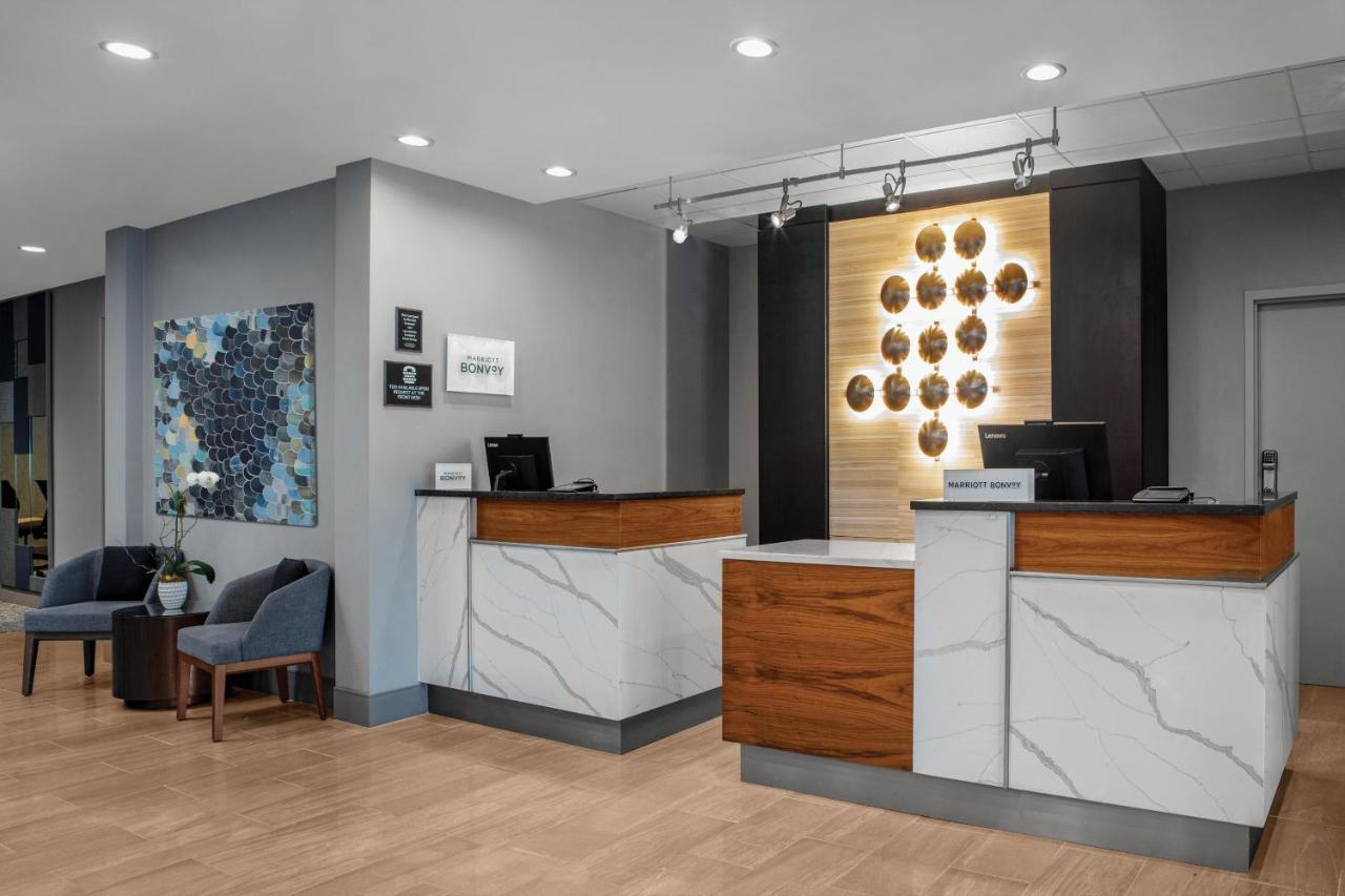 Hotel Courtyard By Marriott Miami Mall 3*