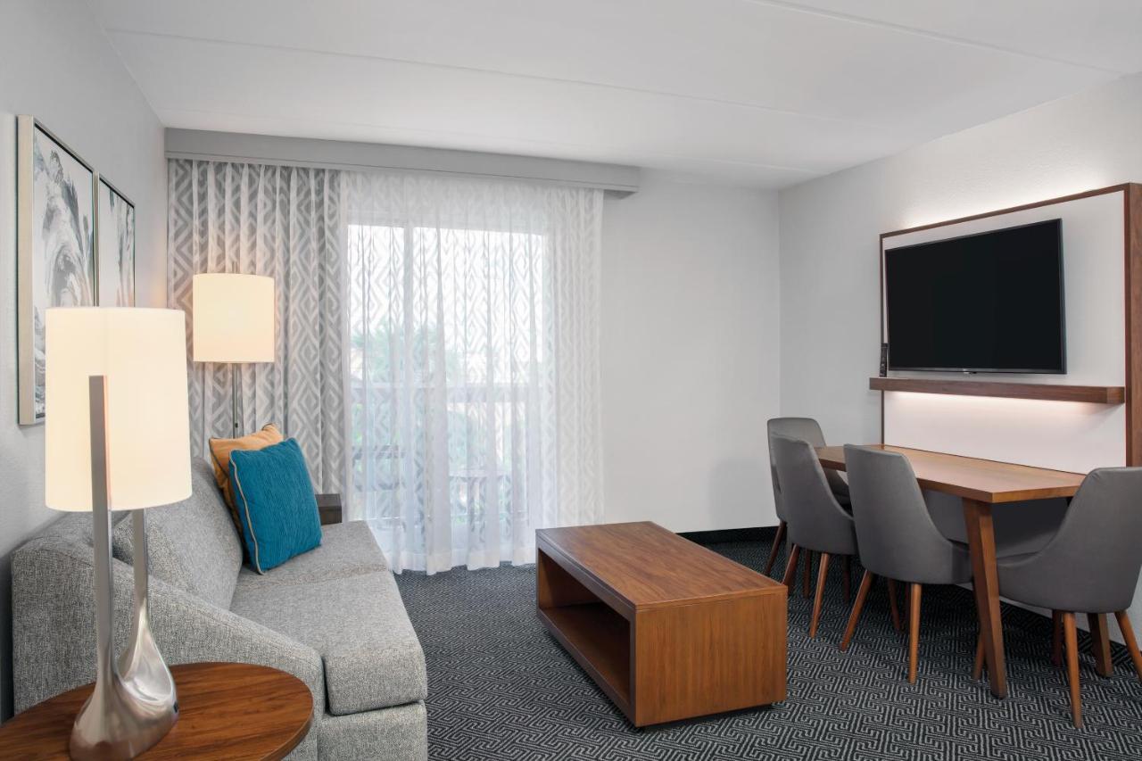 Courtyard By Marriott Miami Mall Hotel 3*