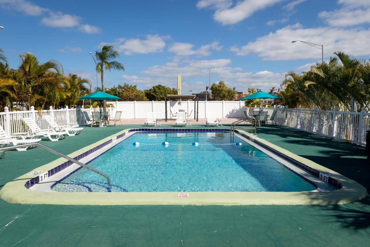 Sunshine & Venice, Florida Motel 2*