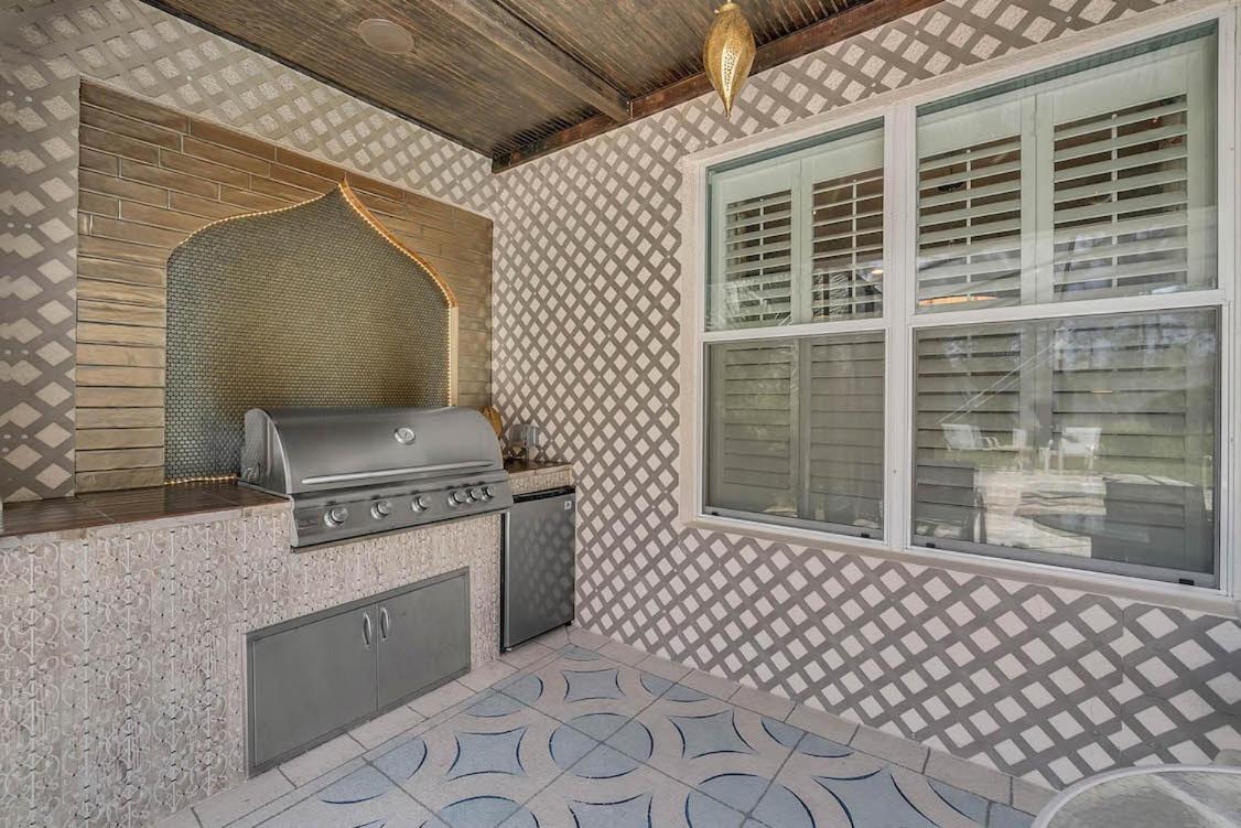 Gorgeous Custom 6bd Hm Loaded With Amenities Themed Rooms, Private Pool Holiday home Davenport