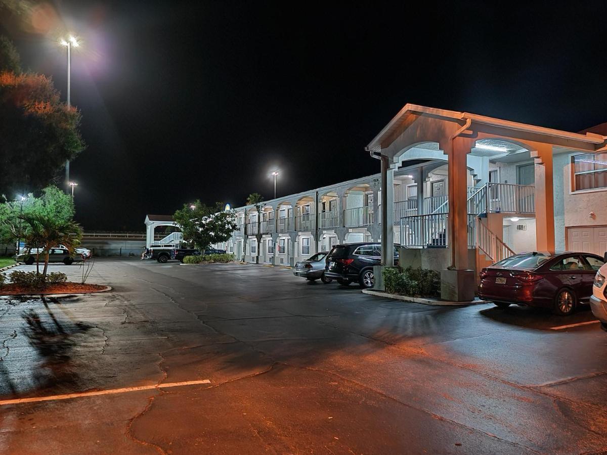 Days By Wyndham I-75 Hotel 2*