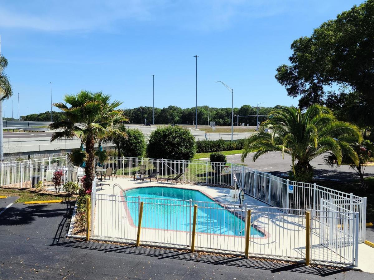 Days By Wyndham I-75 Hotel