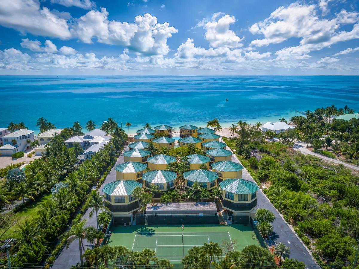Coco Plum Beach & Tennis Club & Marina 3*
