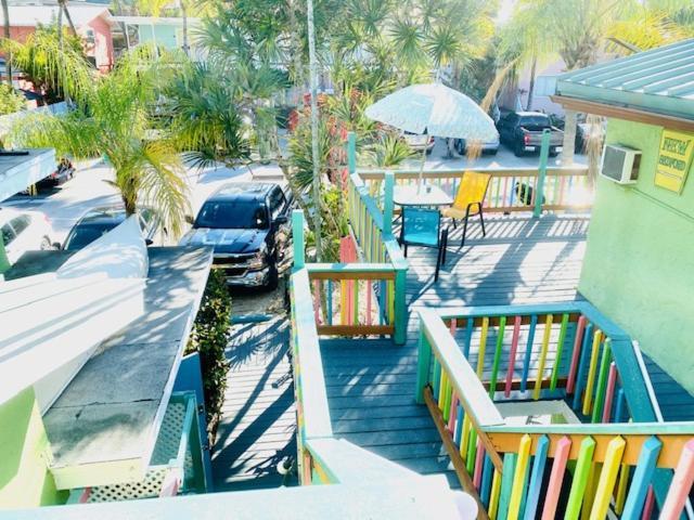Sun Deck & Inn 2*