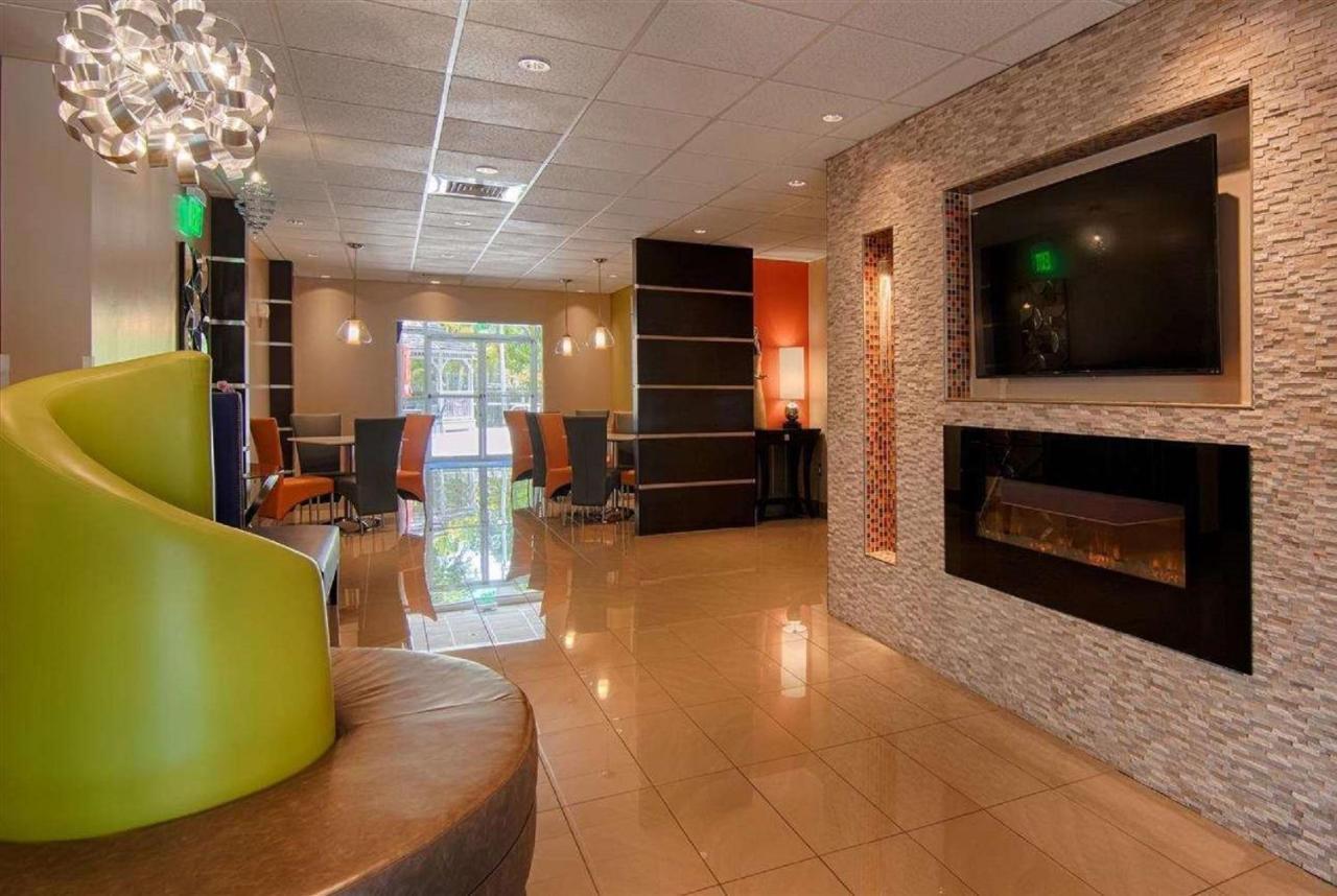 Days & By Wyndham North Naples 3* Bonita Springs