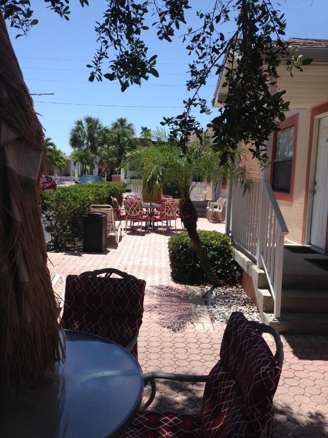 Carlton House And Motel